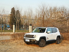 2016款 2.0L 自动四驱75周年致敬版