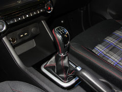 2016款 1.5L 手动智联II导航版