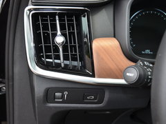 2016款 2.0T T6 AWD智尊版