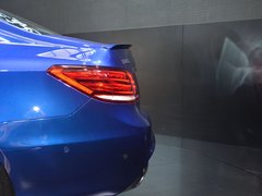 2016款 E200 轿跑车 灵动版