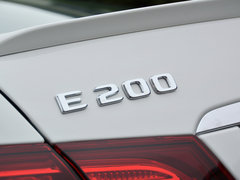 2016款 E200 轿跑车 灵动版