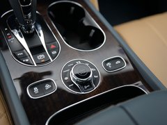 2016款 6.0T 标准版