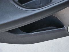 2016款 1.6L 自动豪华型