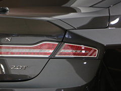 2017款 2.0T 尊耀版
