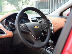 2017款 1.4T 双离合领锋版