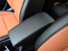 2017款 1.4T 双离合领锋版