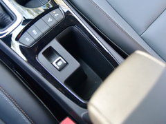 2017款 1.4T 双离合领锋版