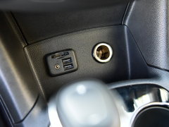 2017款 1.4T 双离合领锋版