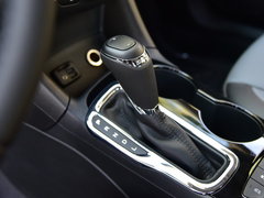 2017款 1.4T 双离合领锋版