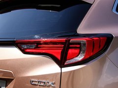2016款 1.5T 两驱尊享版