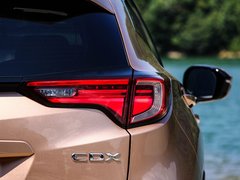 2016款 1.5T 两驱尊享版