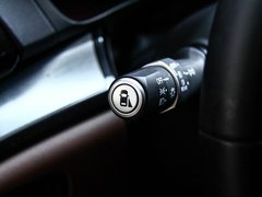 2016款 1.5T 两驱尊享版