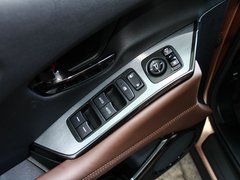 2016款 1.5T 两驱尊享版