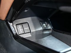 2016款 1.5T 两驱尊享版