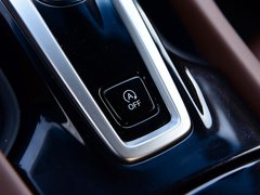 2016款 1.5T 两驱尊享版