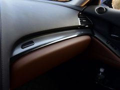 2016款 1.5T 两驱尊享版