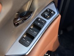 2016款 1.5T 两驱尊享版