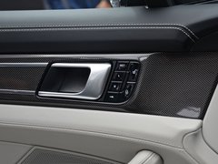 2017款 Panamera Turbo 4.0T