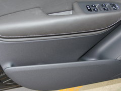 2016款 升级版 2.0T T6 智尊版
