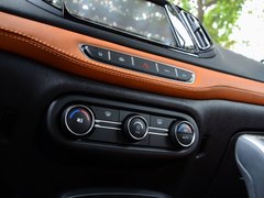 2016款 1.5T 手动耀臻版