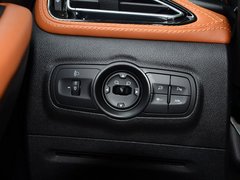 2016款 1.5T 手动耀臻版