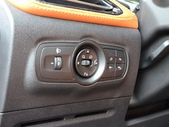 2016款 1.5T 手动耀臻版