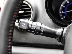 2016款 1.5L 自动豪华版