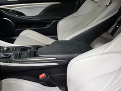 2017款 F 5.0L 碳纤维版