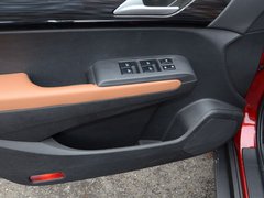 2016款 2.0L 自动旗舰版