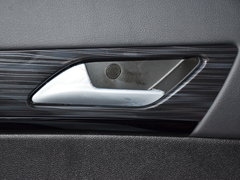 2016款 2.0L 自动旗舰版