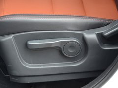 2016款 1.5L 手动尊贵型