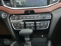 2017款 320T 两驱豪华智联版（七座）
