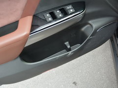 2017款 320T 两驱豪华智联版（七座）