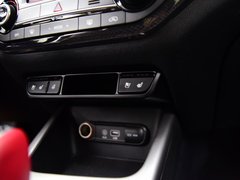 2017款 1.6T 自动傲尊版