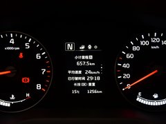 2017款 1.6T 自动傲尊版