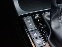 2017款 2.0T 自动四驱LUX 7座