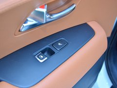 2017款 2.0T 自动四驱LUX 7座