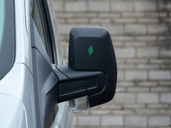 2017款  2.0T柴油多功能商用车短轴低顶国IV