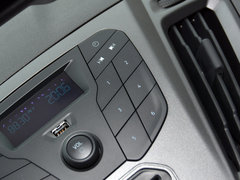 2017款  2.0T柴油多功能商用车短轴低顶国IV