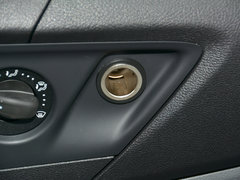 2017款  2.0T柴油多功能商用车短轴低顶国IV