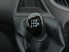 2017款  2.0T柴油多功能商用车短轴低顶国IV
