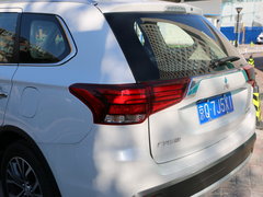 2016款 2.4L 四驱精英版5座