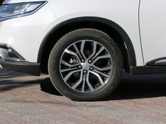 2016款 2.4L 四驱精英版5座