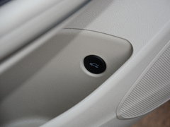 2017款 三厢 15S自动领先型