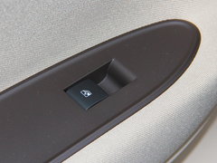 2017款 三厢 15S自动进取型