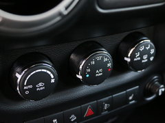 2016款 3.0L Sahara 四门版