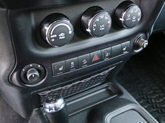 2016款 3.0L Sahara 四门版