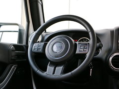 2016款 3.0L Sahara 四门版