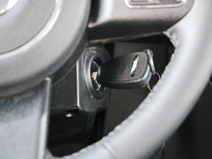 2016款 3.0L Sahara 四门版