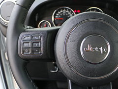 2016款 3.0L Sahara 四门版